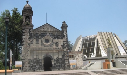 Santuario del Cerrito en México que custodia dentro los restos identificados como la casa del indio Juan Diego