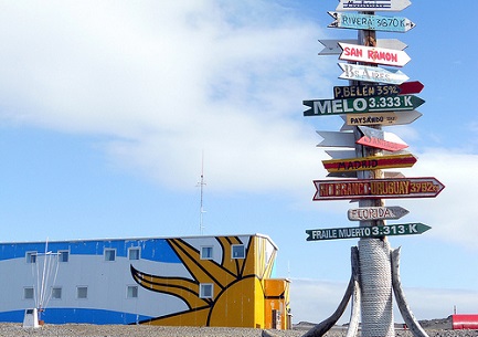 La base antártica Artigas con las distancias de las principales ciudades de Uruguay