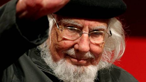 ERNESTO CARDENAL: «Yo, poeta inspirado en la Teología de la Liberación, digo: el Papa es revolucionario»