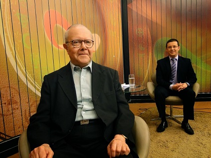 UN TEÓLOGO DE LA LIBERACIÓN A ROMA. El argentino Scannone colaborará con los jesuitas de Civiltà Cattolica. Un camino que vuelve a cruzarse con el de Bergoglio UN TEÓLOGO DE LA LIBERACIÓN A ROMA. El argentino Scannone colaborará con los jesuitas de Civiltà Cattolica. Un camino que vuelve a cruzarse con el de Bergoglio