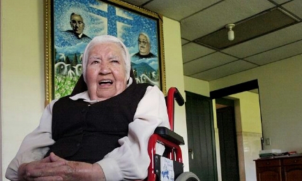 Madre Lucita, a los 87 años, en el Hogar para Niños Divina Providencia. Foto Roberto Valencia