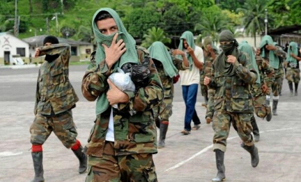 COLOMBIA, DESMOVILIZACIÓN Y RECAÍDA. Una investigación demuestra que la familia es fundamental para el éxito de la reinserción social de los que abandonan las armas