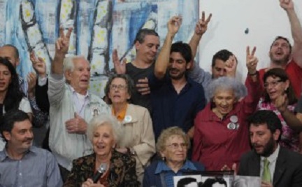 ANA, LA NÚMERO 115. Otra joven, hija de desaparecidos argentinos, ha encontrado lo que queda de su familia natural. Se llama Ana y tiene 37 años