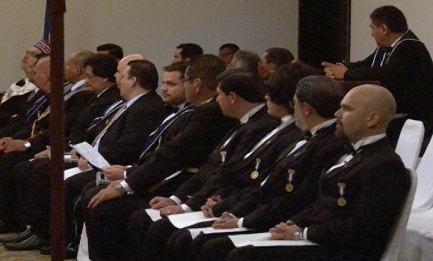 Masones con traje de etiqueta