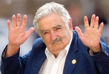 INVASIÓN CON COBIJAS. La idea del presidente del Uruguay Pepe Mujica para convencer a los habitantes de Malvinas que se pasen del lado argentino