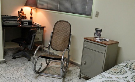 La habitación de Romero con la foto de Pablo VI sobre la mesa de luz