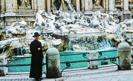 MONS. ROMERO. ¿LA DERECHA TAMBIÉN LO REHABILITA? El partido ARENA da los primeros pasos hacia una revisión histórica. Una exhortación a llevarla a cabo con valentía MONS. ROMERO. ¿LA DERECHA TAMBIÉN LO REHABILITA? El partido ARENA da los primeros pasos hacia una revisión histórica. Una exhortación a llevarla a cabo con valentía