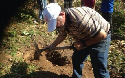 DESENTERRAR MUERTOS EN LA TIERRA DE LOS SICARIOS. En el México de los desaparecidos, en busca de los familiares sepultados en las fosas clandestinas de Guerrero