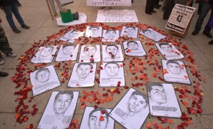 ASESINADOS, PERO NO OLVIDADOS. Una delegación de padres de los 43 estudiantes mexicanos asesinados por el narcotráfico comienza un viaje por 13 países europeos
