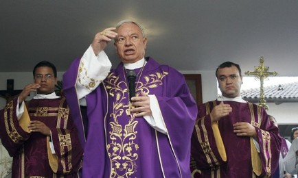 MAGNO EXORCISMO EN MÉXICO. Fue realizado por un grupo de altos prelados en gran secreto y a puertas cerradas: “Para expulsar al maligno de la nación”