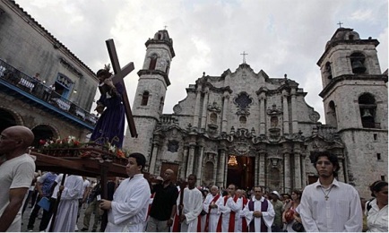 Viernes santo en la catedral de La Habana