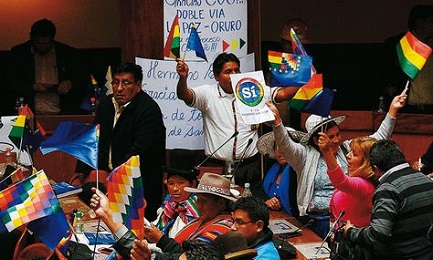 EVO MORALES VA POR EL TRIS. El Congreso boliviano aprueba una modificación de la Constitución que permite una tercera reelección. La norma será sometida a referendum