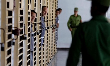 CUBA. LIBERAN 3522 PRESOS. El indulto más grande que haya acordado el gobierno de los Castro. Fue solicitado por el Papa y concedido en homenaje a la inminente visita