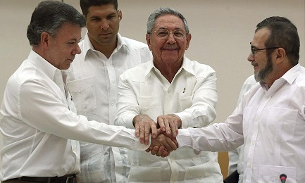 COLOMBIA. AHORA LA PAZ TIENE UNA FECHA Y EL PAPA UNA PROMESA PARA CUMPLIR. Antes de 26 de marzo de 2016 se firmarán los acuerdos entre el gobierno y las FARC y 60 días después comenzará el proceso de desarme