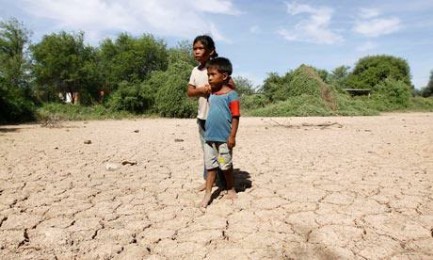 EL BOSQUE NO SE TOCA. La lucha de los indígenas ayoreos del Paraguay, la última tribu fuera de la Amazonia brasileña que todavía no ha entrado en contacto con la civilización