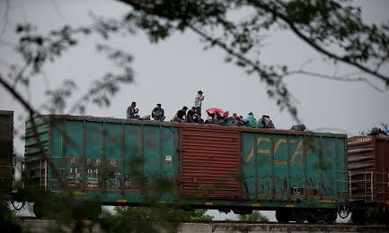 CAZA AL MIGRANTE. Casi 40.000 menores no acompañados fueron arrestados el último año en la frontera con México. Una cifra alucinante
