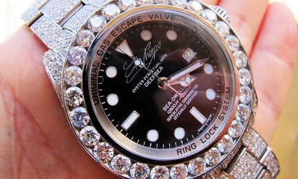 Un reloj con la marca El Chapo