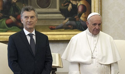 PAPA-MACRI. UNA RELACIÓN QUE RECIÉN SE EMPIEZA A CONSTRUIR. Los próximos pasos del gobierno argentino serán decisivos. Sobre todo en el campo de la lucha contra la pobreza y el narcotráfico