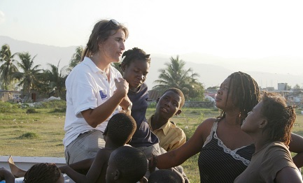 HAITI. EL ÚLTIMO DE LOS ÚLTIMOS. De crisis en crisis, esperando al Papa Francisco. Entrevista a Fiammetta Cappellini, de la organización no gubernamental italiana AVSI