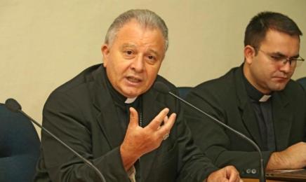 SUSPENDEN LA INVESTIGACIÓN SOBRE LOS SACERDOTES ARGENTINOS REFUGIADOS EN PARAGUAY. Se anunciaron artículos sobre cinco casos, pero después del primero, suspendieron los restantes
