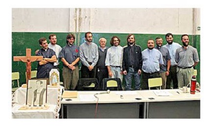BAJO EL SIGNO DE BERGOGLIO. Los sacerdotes de las villas de emergencia argentina hacen una evaluación de su trabajo en el nuevo contexto político y social. Diez puntos para la transformación de las periferias