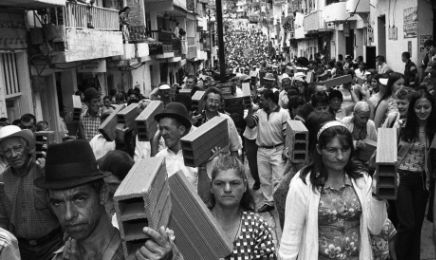 COLOMBIA. LA PAZ A LA VUELTA DE LA ESQUINA. La revista “Semana” habla de firma de los acuerdos Gobierno FARC antes de fines de junio y de plebiscito ratificatorio en septiembre