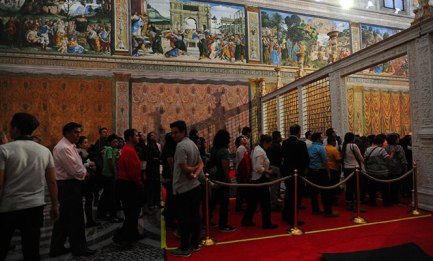 ÉXITO DE LA CAPILLA SIXTINA MEXICANA. UNA LARGA FILA PARA VER LA COPIA. La réplica en la antigua capital azteca está superando en visitantes al original vaticano