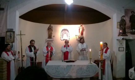 Miércoles 29 de junio. Un momento de la misa en la villa 21 de Buenos Aires