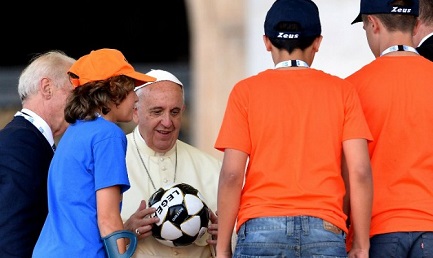 LOS CONSEJOS DEPORTIVOS DEL “ENTRENADOR” BERGOGLIO. En la víspera de la segunda Jornada Mundial de la Juventud del Papa Francisco, esta vez en Polonia