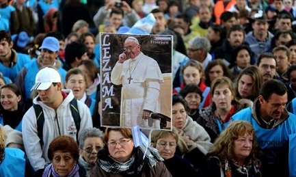 Octubre de 2013. La primera peregrinación sin la presencia de Bergoglio. Foto Telam