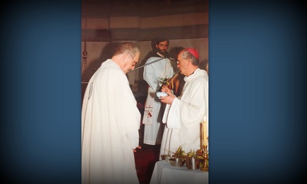 «QUERIDO JESÚS, LA CULPA ES TUYA». El Papa Francisco escribe el prólogo del libro “No tener miedo de perdonar” que cuenta la historia del padre Luis Dri y su vida en el confesonario
