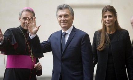 El presidente argentino Mauricio Macri cuando llega al Vaticano el 27 de febrero de 2016