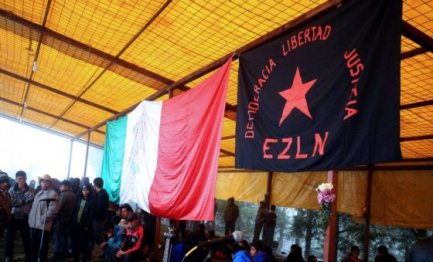 Zapatistas en asamblea