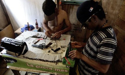 ¿POR QUÉ COLOMBIA PASÓ DE SER PRODUCTOR A CONSUMIDOR DE DROGAS? Un informe que cita la revista on line KienyKe explica las razones