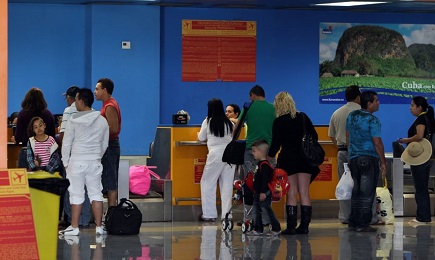 CUBA. TAMBIÉN HAY CUBANOS QUE QUIEREN VOLVER A CASA. 13.000 cubanos han solicitado volver en los últimos dos años y la embajada en Washington trabaja a toda máquina