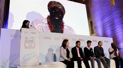 Arranca la cumbre de los Premios Nobel. En la foto de El Tiempo (Milton Díaz) un momento del encuentro preparatorio en Bogotá