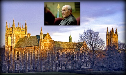 El Boston College. En el recuadro, el jesuita argentino Juan Carlos Scannone