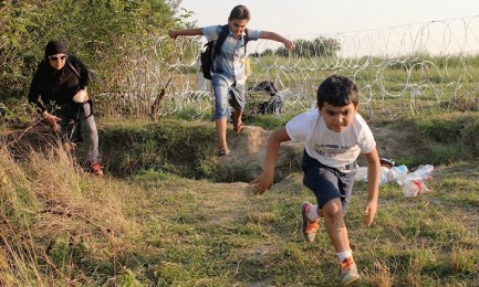 CRECE EL NÚMERO DE LOS PEQUEÑOS MIGRANTES. Y muchos de ellos están en peligro por la decisión de Trump de suspender el programa que les permitía entrar como refugiados