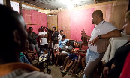 BRASIL. A CADA HORA NASCE UMA NOVA ORGANIZAÇÃO RELIGIOSA. Reportagem do jornal O Globo expõe os números e as razões de um fenômeno tumultuoso.