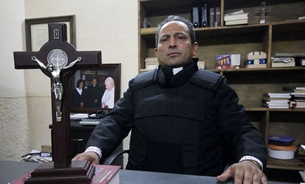 TEMPLARIOS CONTRA VIAGRA. Y EN EL MEDIO, 11 SACERDOTES AMENAZADOS. La guerra entre narcos de México pone en peligro la vida de numerosos sacerdotes. La denuncia del “Padre Goyo”