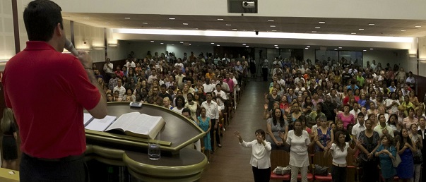 EVANGÉLICOS EN POLÍTICA. Se preparan para entrar en la arena política de Colombia, donde descubrieron su propia fuerza apoyando el “No” en el referéndum sobre los acuerdos de paz