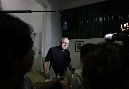 CUBA, LA HERMOSA HISTORIA DEL CURA QUE TRABAJABA EN UNA FUNDICIÓN. Obrero de día, párroco a la tarde, cuando terminaba la jornada de trabajo. Hoy es secretario ejecutivo de los obispos