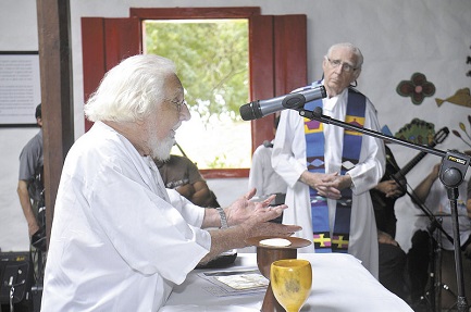 ASÍ EN LA TIERRA COMO EN EL CIELO. El sacerdote y poeta nicaragüense Ernesto Cardenal cumple 93 años y presenta su último poema: un canto a la vida al final de la vida