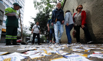 ES MEJOR SI CREE EN DIOS. Es lo que piensan los brasileños acerca del Presidente de la república que deben elegir en octubre. Y tiene que ser honesto