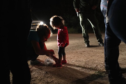 NO SEPARE TRUMP LO QUE DIOS HA UNIDO. 17 Estados de la Unión demandan al gobierno por violar los derechos de los inmigrantes separando las familias