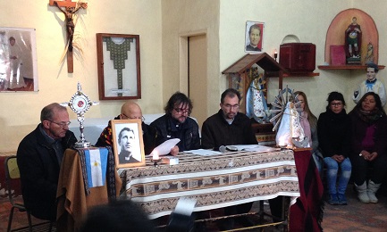 Un momento de la conferencia de prensa de presentación, con el obispo Carrara y el padre Di Paola