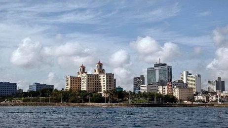 Una vista extraordinaria de La Habana desde el mar (Ernesto Mastrascusa/EFE)
