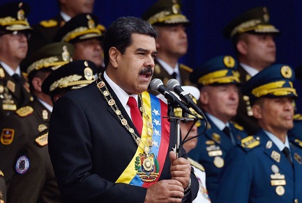 Nicolás Maduro con altos mandos militares venezolanos (AP).