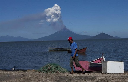 El volcán Momotombo, cerca de Managua